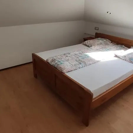 Dvokrevetna Soba Petar Διαμέρισμα *